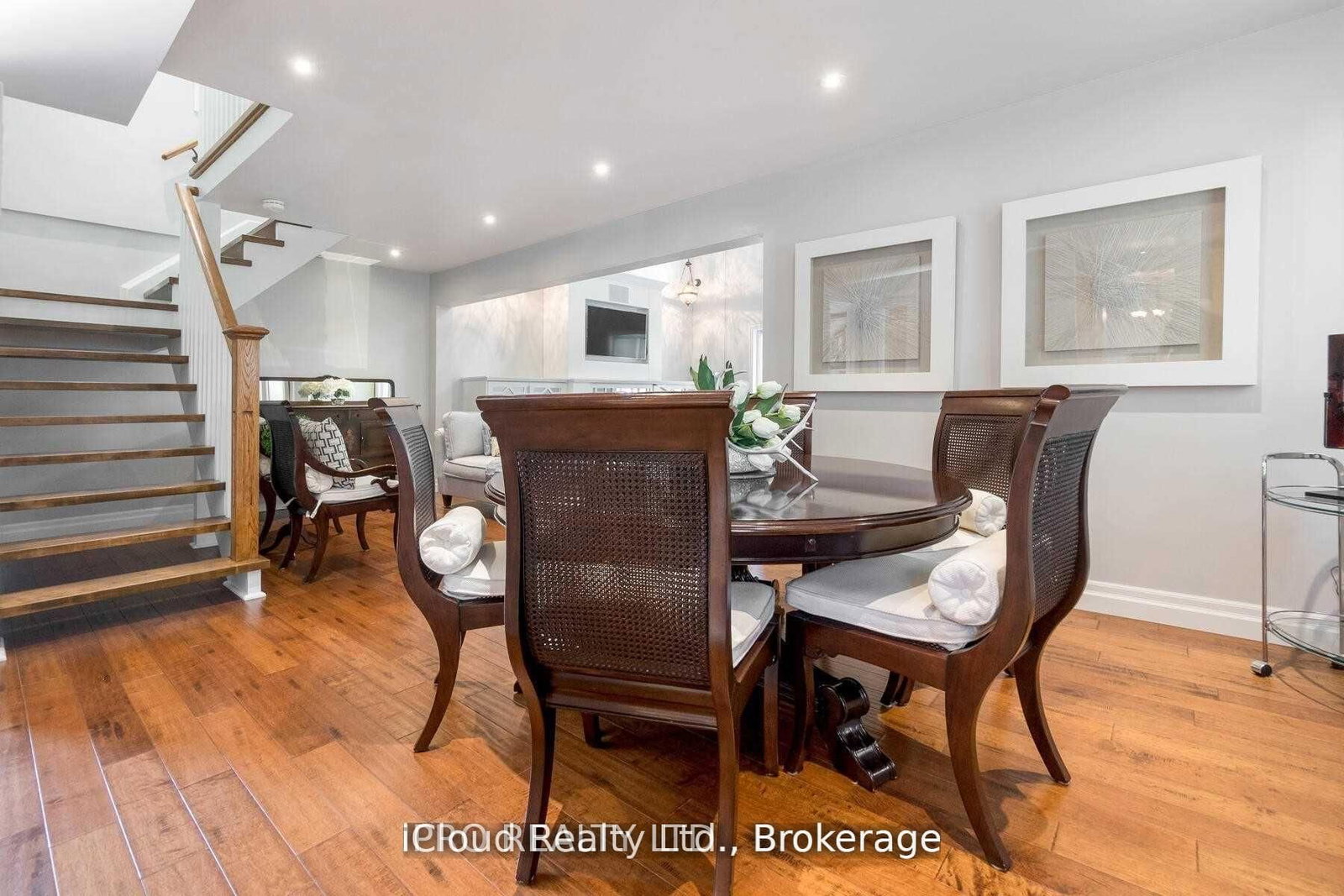 Detached House for sale at 18 Sunset Boulevard, Brampton, Ontario, L6X 1W8 - Brampton West - MLS: W12868942