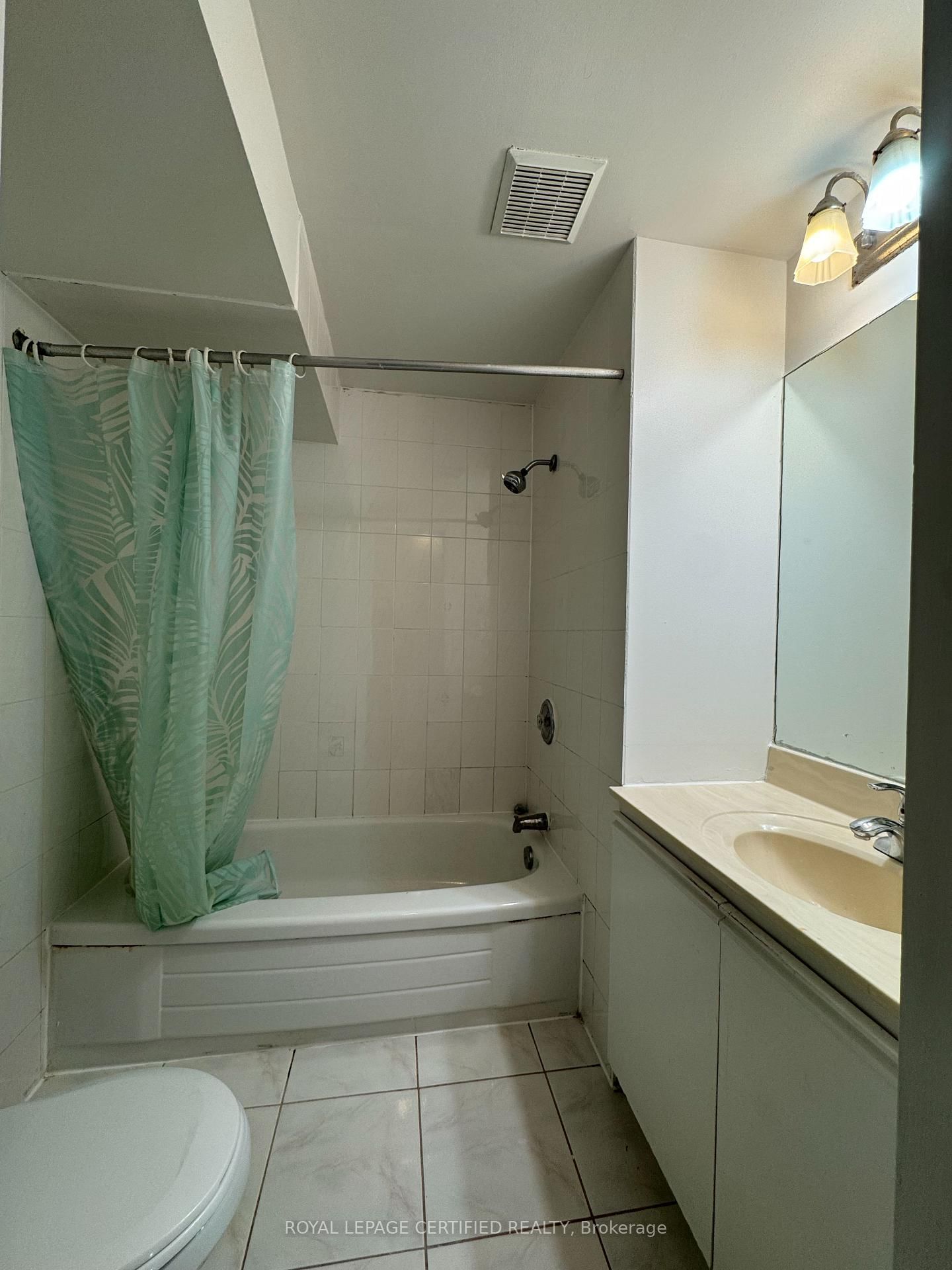 Detached House for lease at Lower-3574 Italia Crescent, Mississauga, Ontario, L5B 3T5 - Fairview - MLS: W12869336