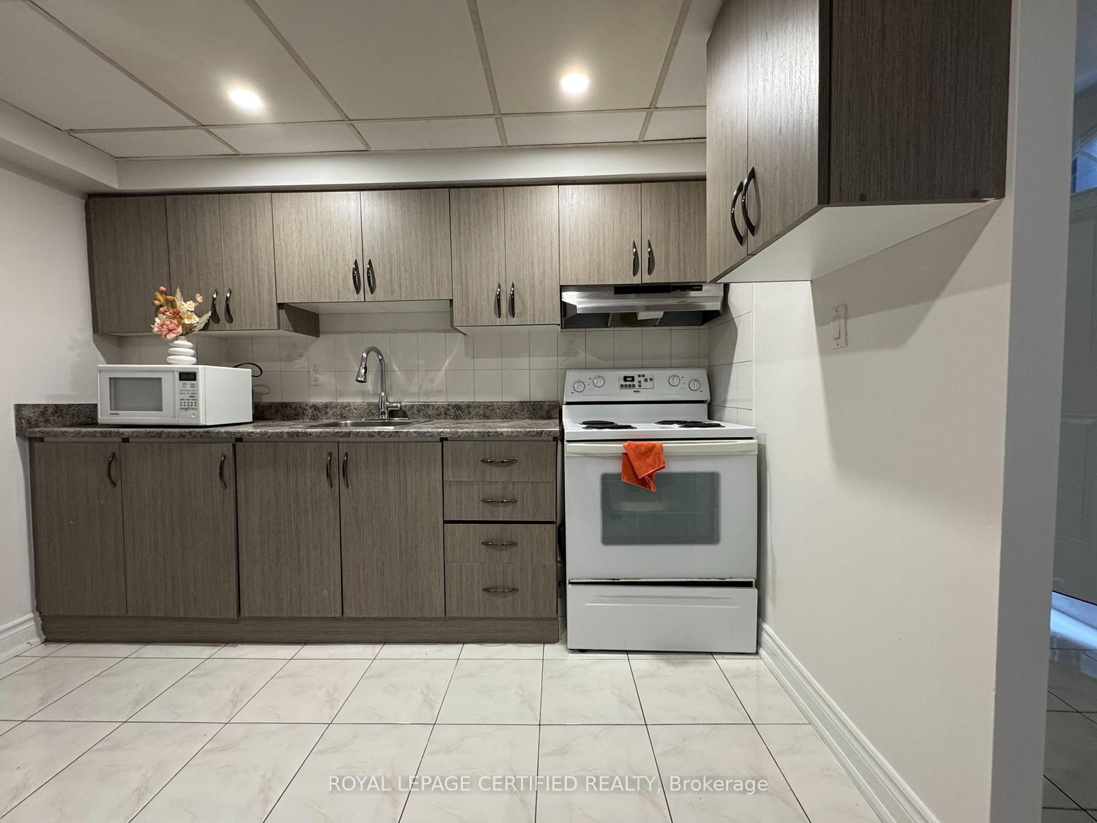 Detached House for lease at Lower-3574 Italia Crescent, Mississauga, Ontario, L5B 3T5 - Fairview - MLS: W12869336