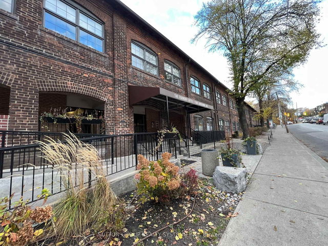 204 - 1100 Lansdowne Avenue