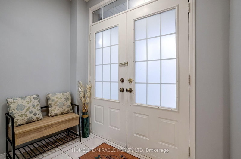 5840 Raftsman Cove, Mississauga, L5M 6N9 | Image 2