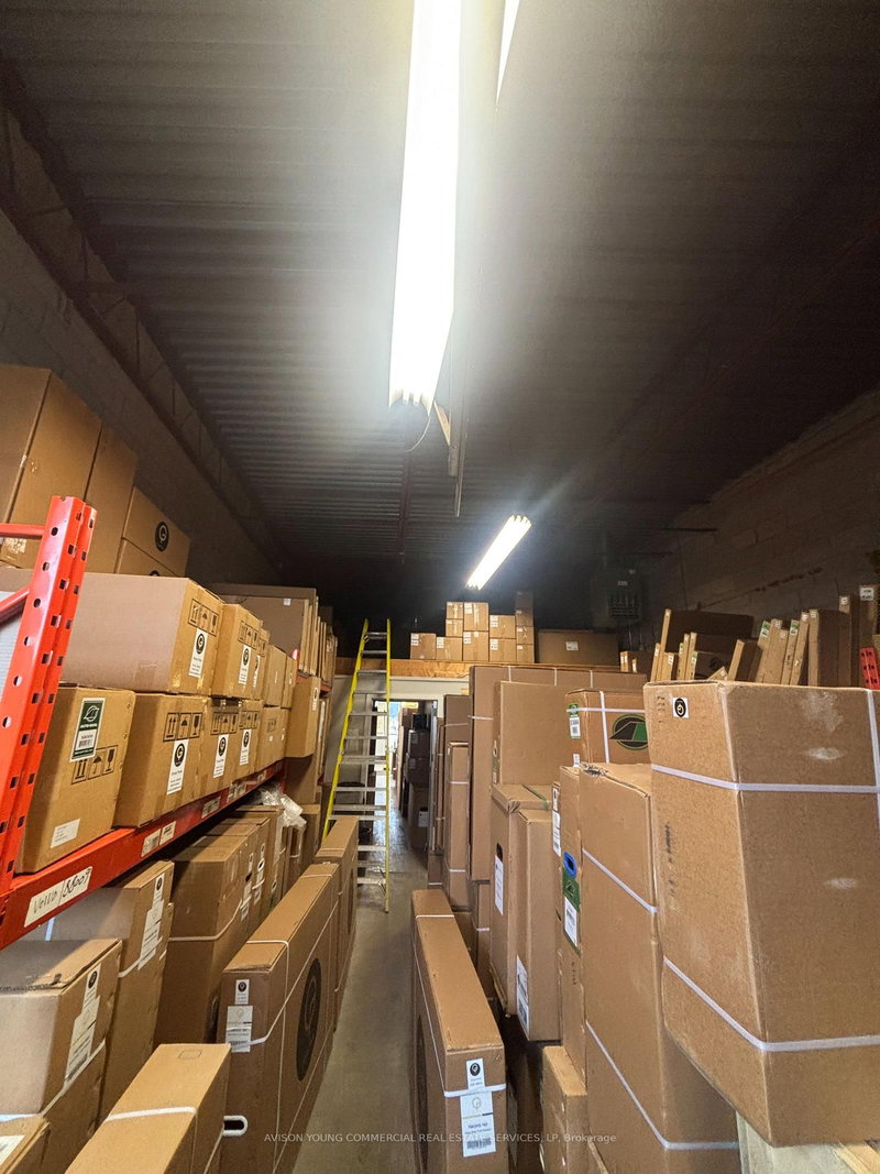 6 - 1080 Tristar Dr, Mississauga, L5T 1P1 | Image 3