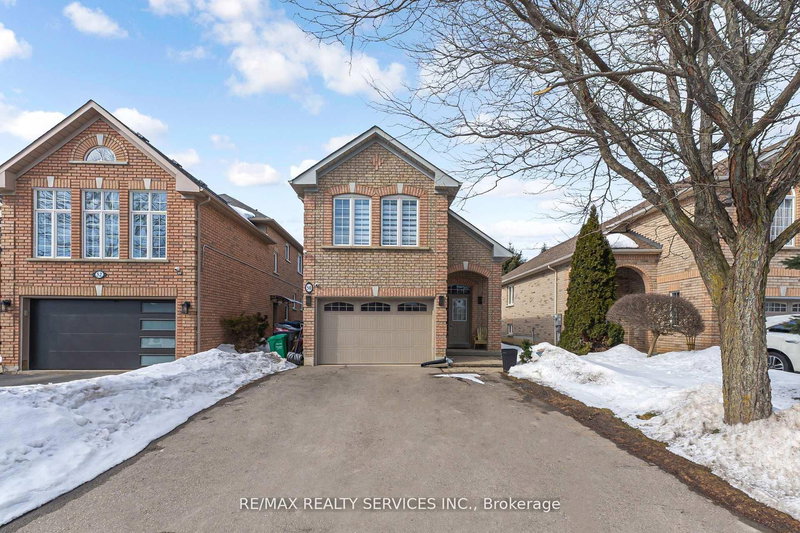 50 Sunny Glen Cres, Brampton, L7A 2C6 | Image 2
