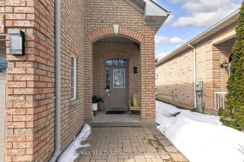 50 Sunny Glen Cres, Brampton, L7A 2C6 | Image 3