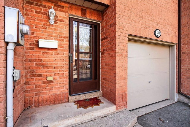 29 - 2004 Glenada Crescent