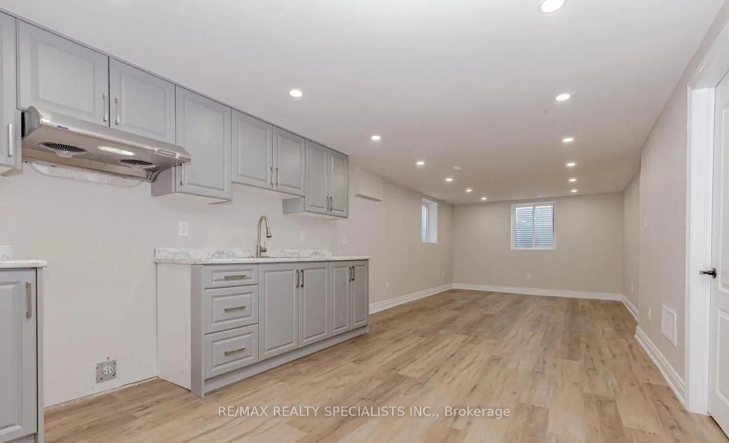 Semi-Detached House for sale at 39 Seaborn Road, Brampton, Ontario, L6V 2B8 - Madoc - MLS: W12870464