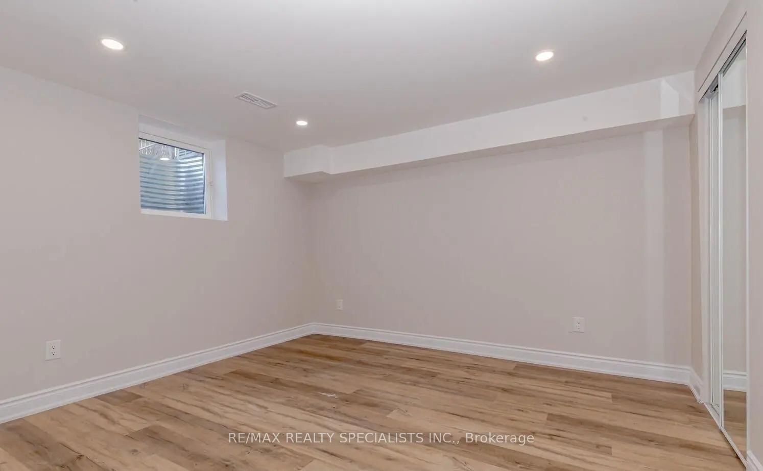 Semi-Detached House for sale at 39 Seaborn Road, Brampton, Ontario, L6V 2B8 - Madoc - MLS: W12870464