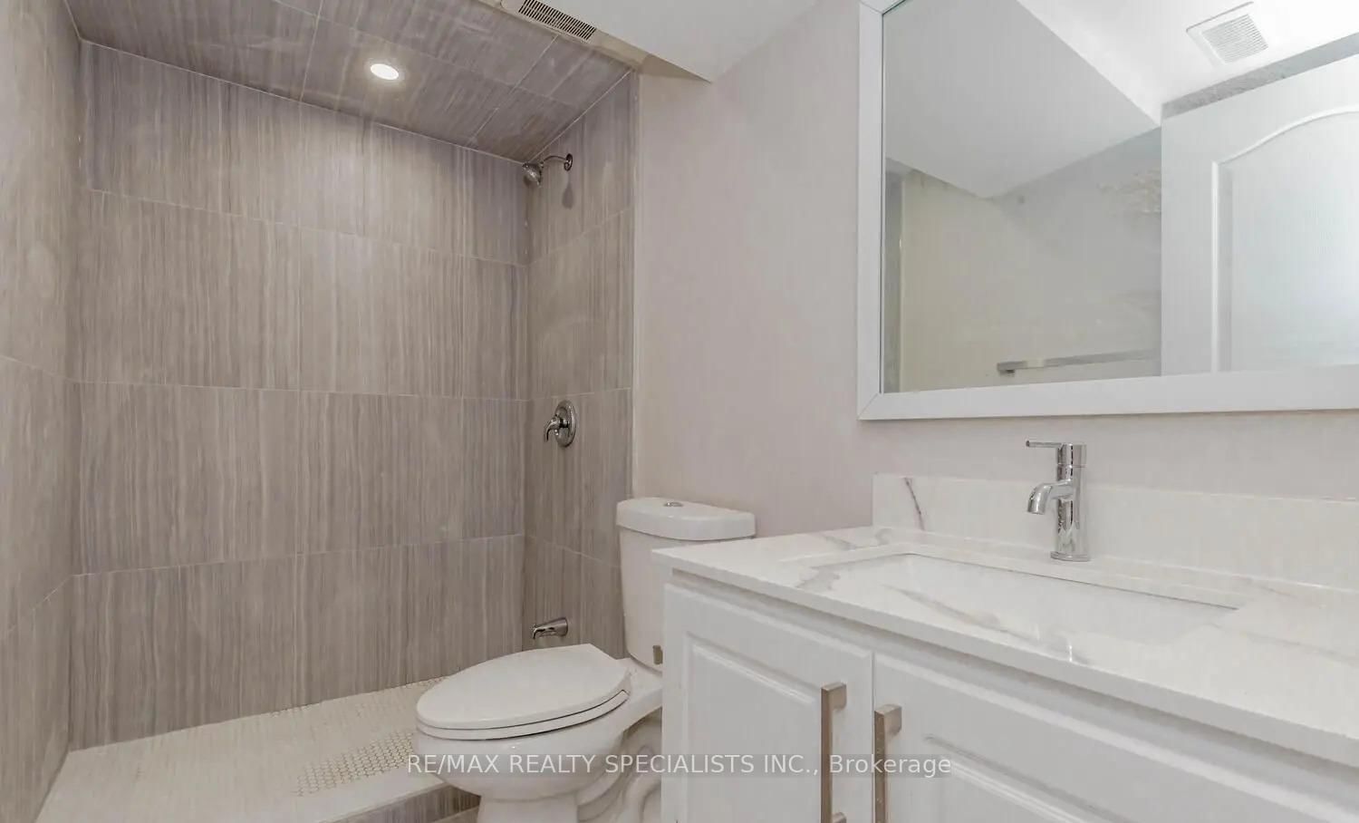 Semi-Detached House for sale at 39 Seaborn Road, Brampton, Ontario, L6V 2B8 - Madoc - MLS: W12870464