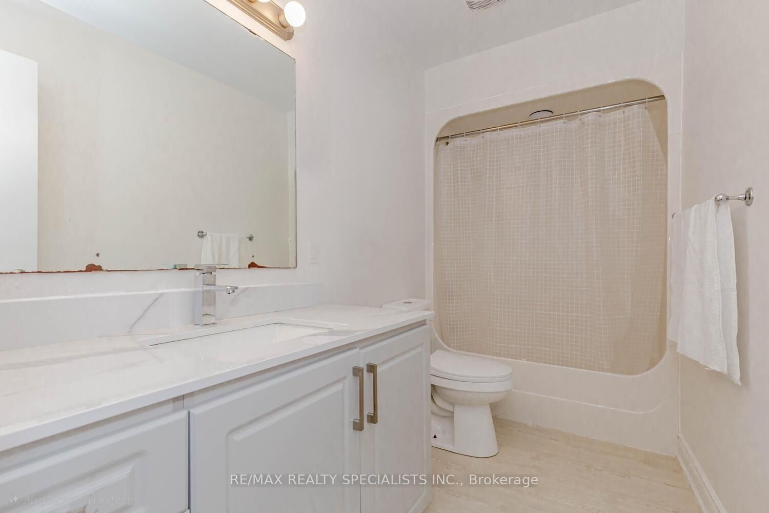 Semi-Detached House for sale at 39 Seaborn Road, Brampton, Ontario, L6V 2B8 - Madoc - MLS: W12870464