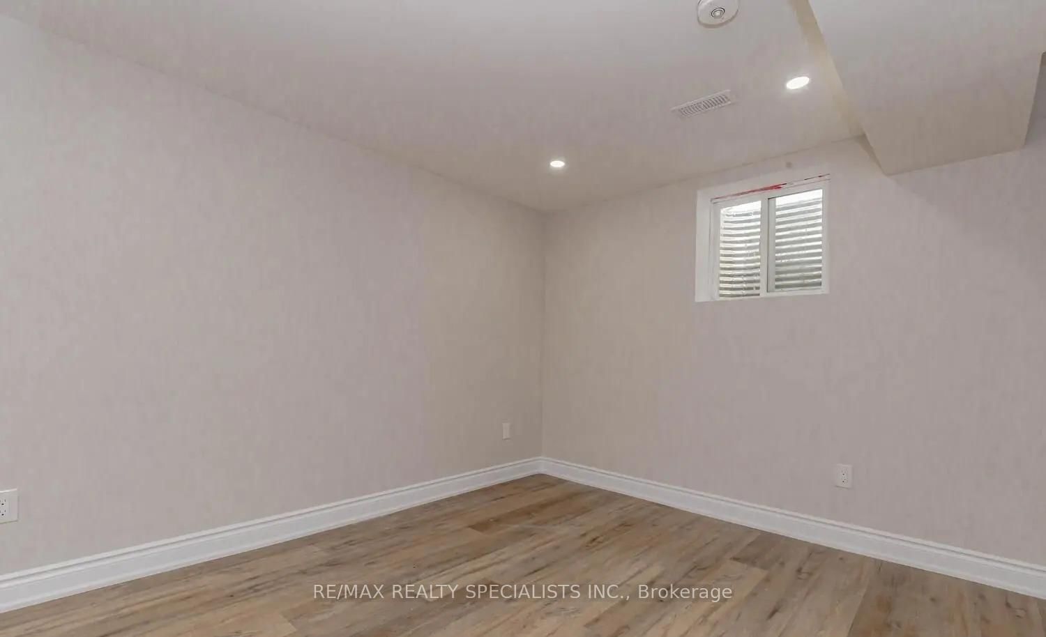 Semi-Detached House for sale at 39 Seaborn Road, Brampton, Ontario, L6V 2B8 - Madoc - MLS: W12870464