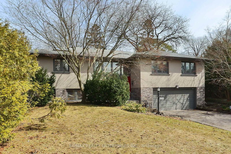 1439 Larchview Tr, Mississauga, L5E 3C2 | Image 3