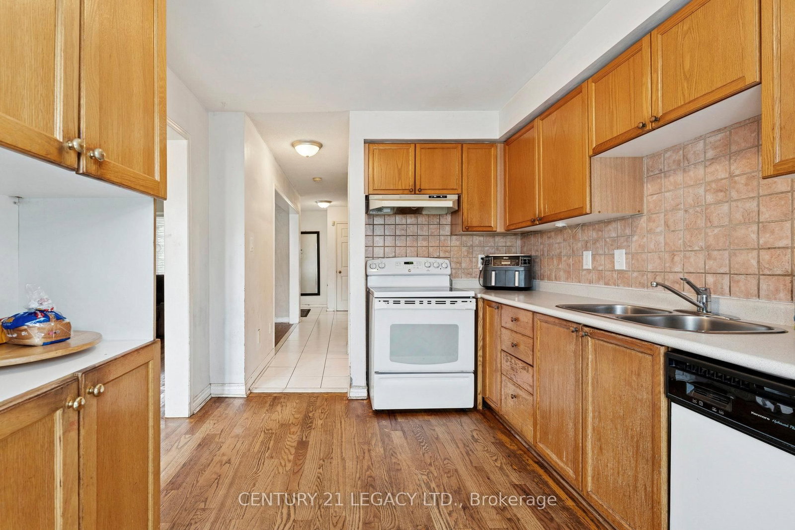 Semi-Detached House for sale at 71 Townley Crescent, Brampton, Ontario, L6Z 4T1 - Heart Lake West - MLS: W12870644