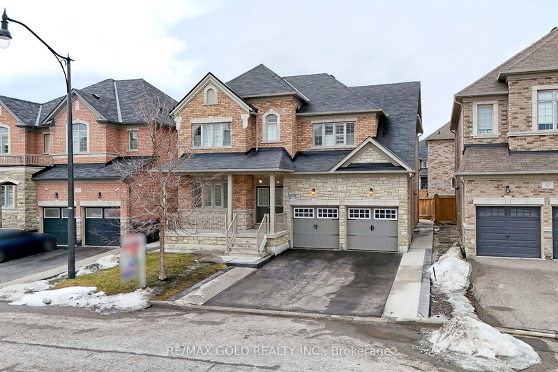 10 Dopp Cres, Brampton, L6P 4C8 | Image 3