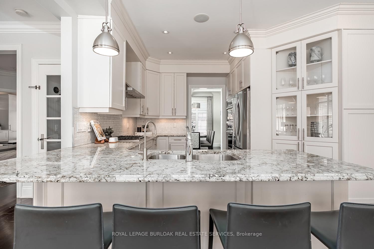 Detached House for sale at 234 Brookfield Avenue, Burlington, Ontario, L7N 1T8 - Roseland - MLS: W12870940