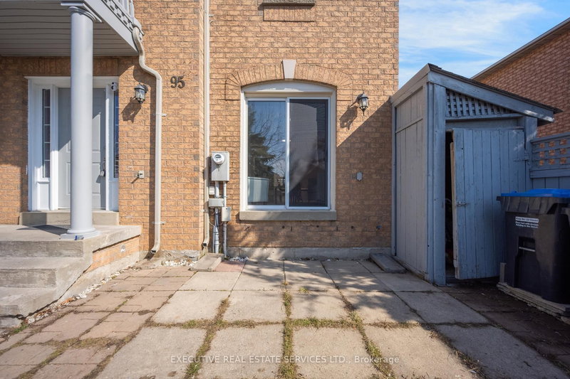 95 Yellow Brick Rd, Brampton, L6V 4K7 | Image 3