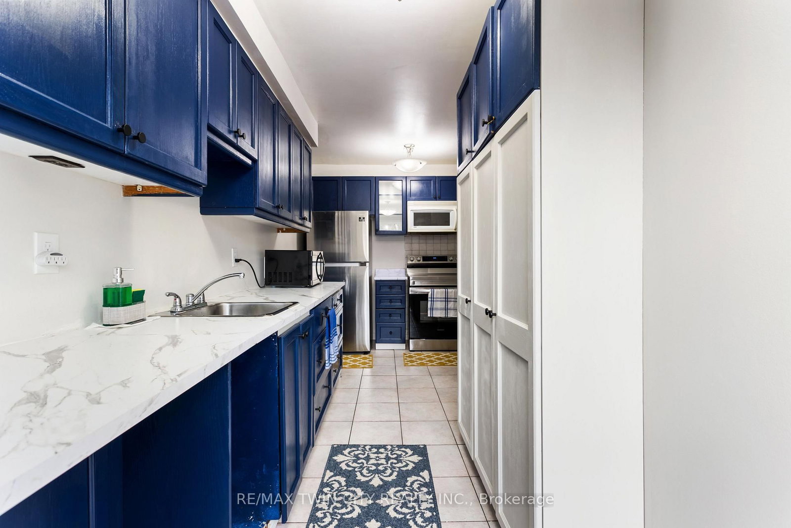 Townhouse for sale at 7 Eden Park Drive, Brampton, Ontario, L6T 3A5 - Southgate - MLS: W12871340