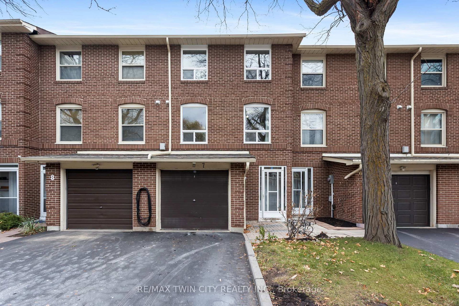 Townhouse for sale at 7 Eden Park Drive, Brampton, Ontario, L6T 3A5 - Southgate - MLS: W12871340