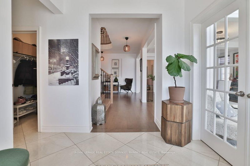 491 Threshing Mill Blvd, Oakville, L6H 7H5 | Image 3