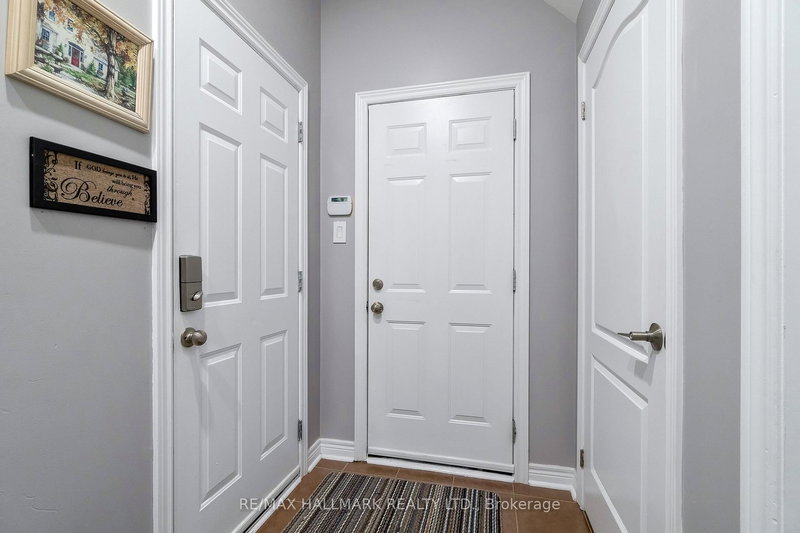 12 Hadfield Circ, Brampton, L6R 0N6 | Image 3