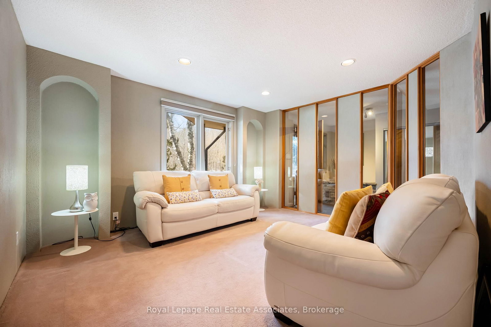 Detached House for sale at 8 Ann Street, Halton Hills, Ontario, L7G 2V2 - Georgetown - MLS: W12871886