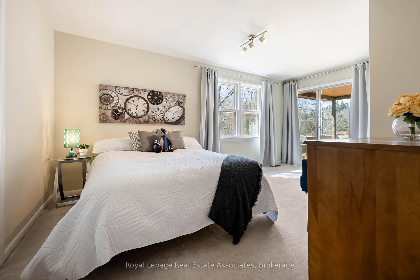 Detached House for sale at 8 Ann Street, Halton Hills, Ontario, L7G 2V2 - Georgetown - MLS: W12871886