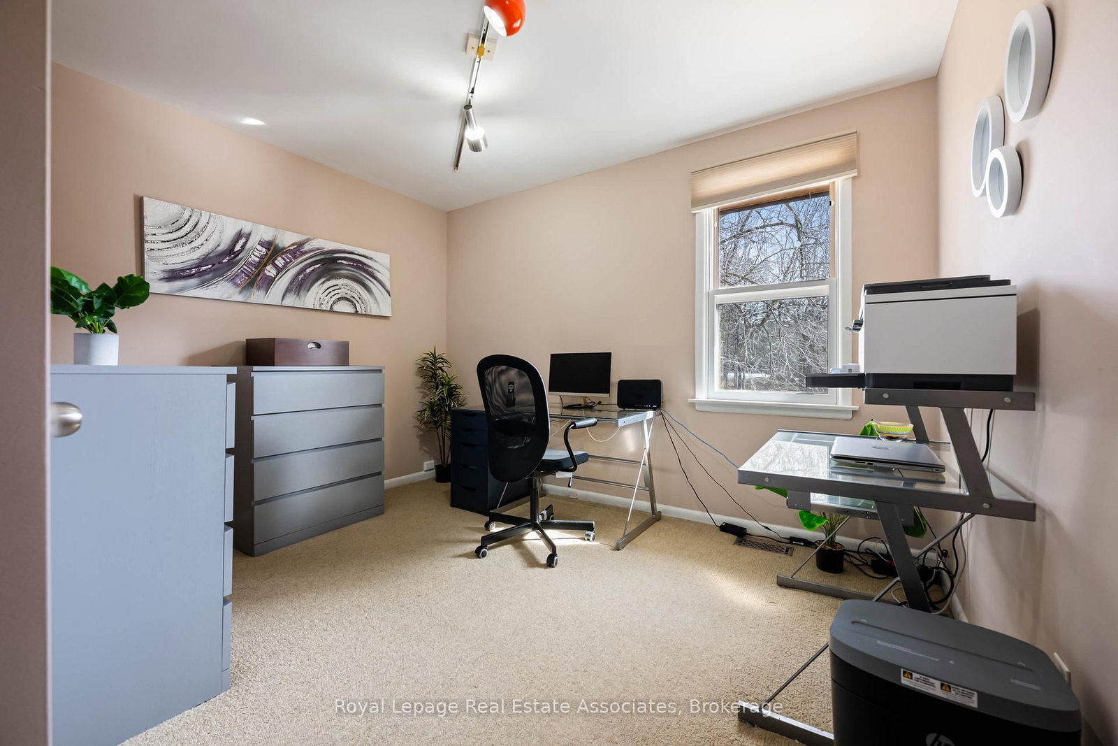 Detached House for sale at 8 Ann Street, Halton Hills, Ontario, L7G 2V2 - Georgetown - MLS: W12871886