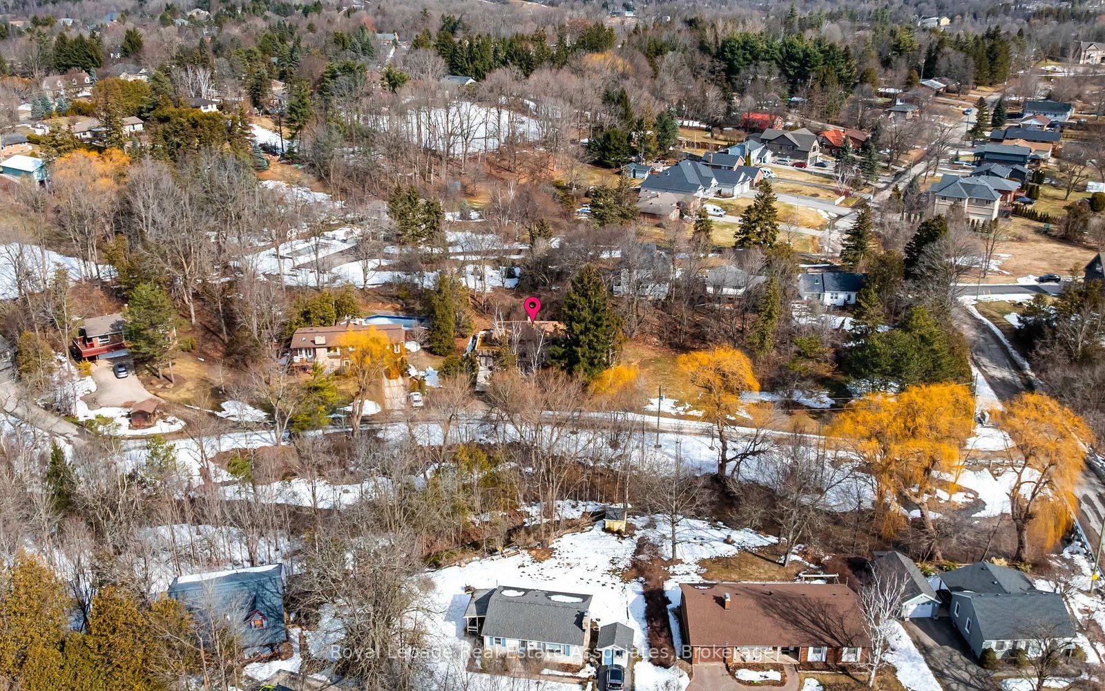 Detached House for sale at 8 Ann Street, Halton Hills, Ontario, L7G 2V2 - Georgetown - MLS: W12871886