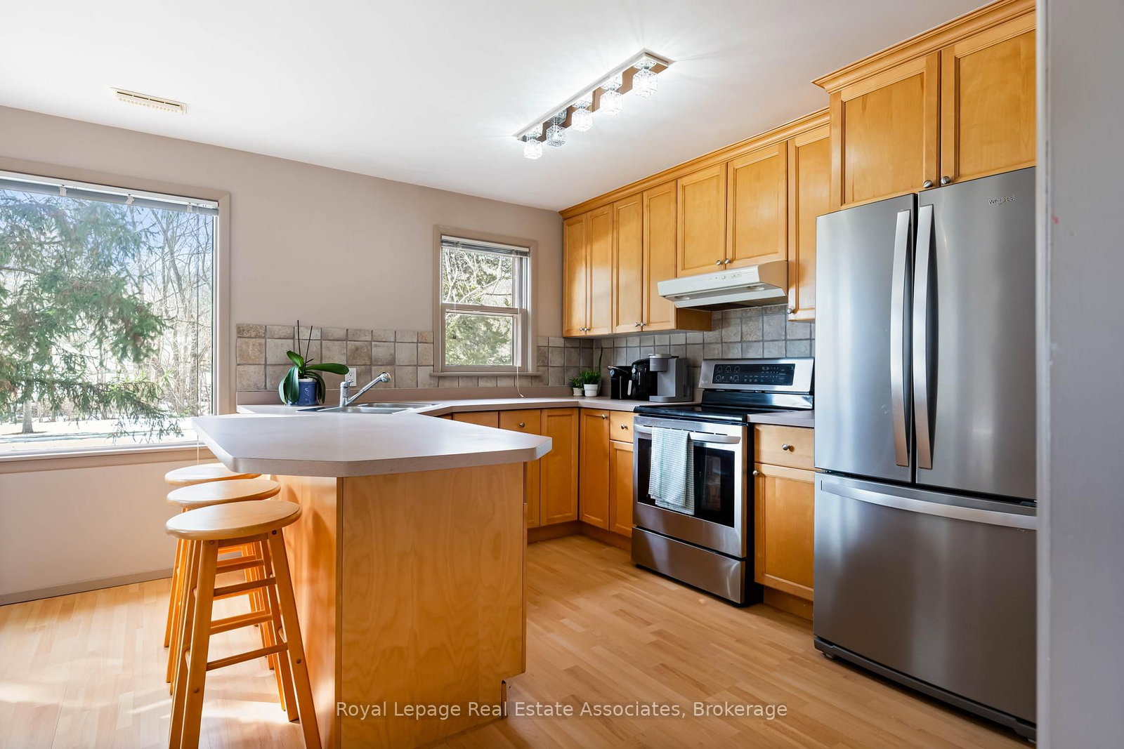 Detached House for sale at 8 Ann Street, Halton Hills, Ontario, L7G 2V2 - Georgetown - MLS: W12871886