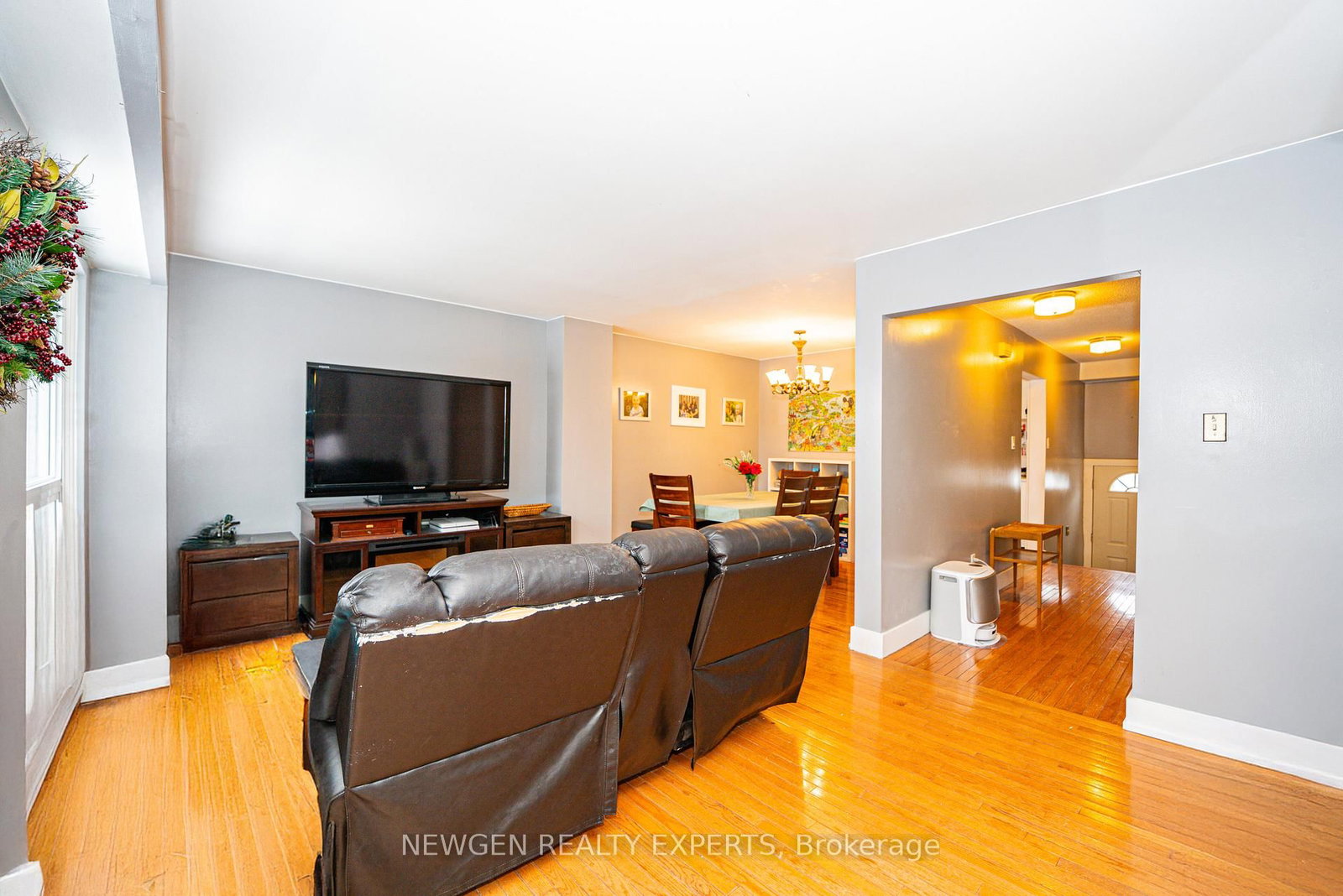 Townhouse sold at 87 Moregate Crescent, Brampton, Ontario, L6S 3K9 - Central Park - MLS: W12872678