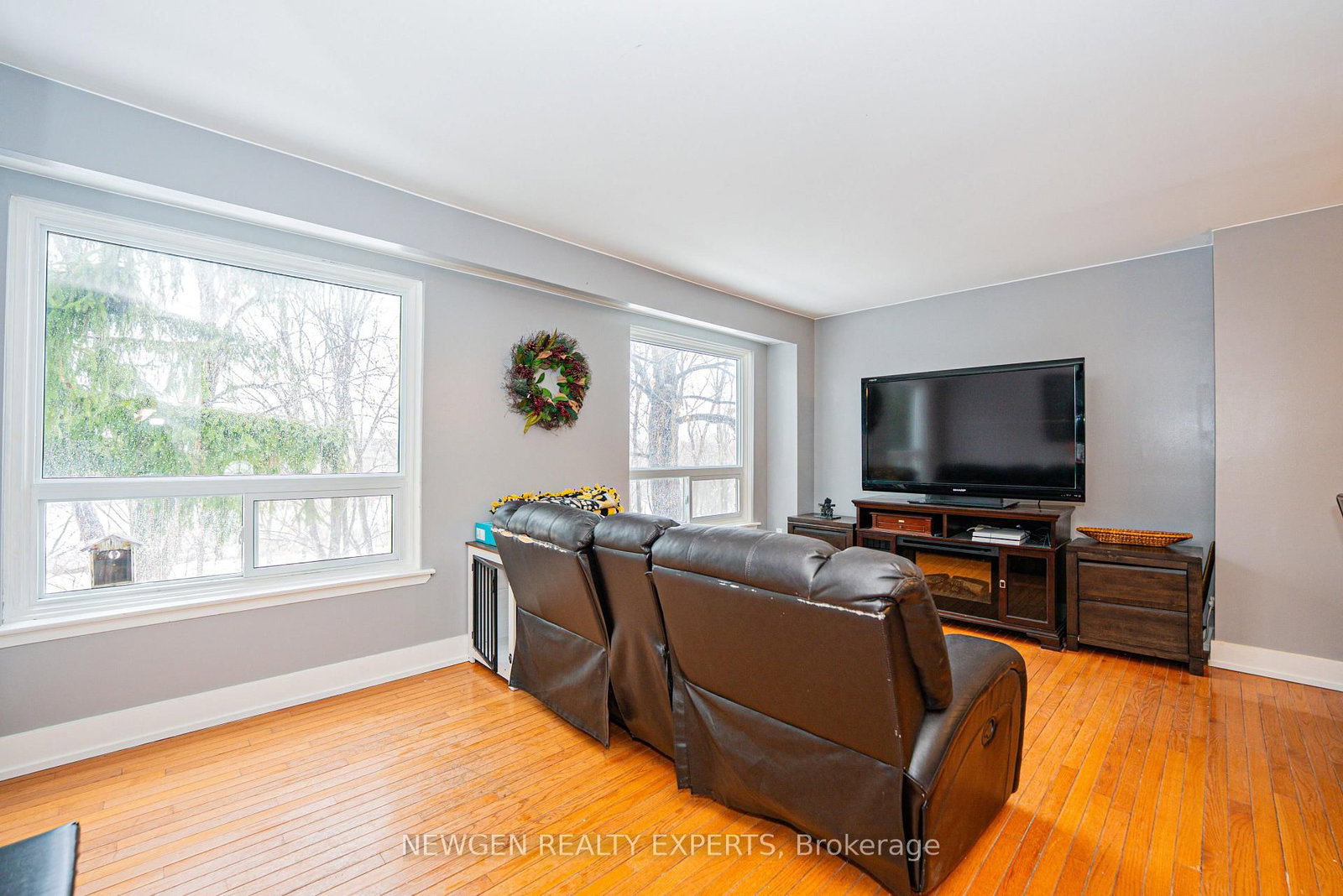 Townhouse sold at 87 Moregate Crescent, Brampton, Ontario, L6S 3K9 - Central Park - MLS: W12872678