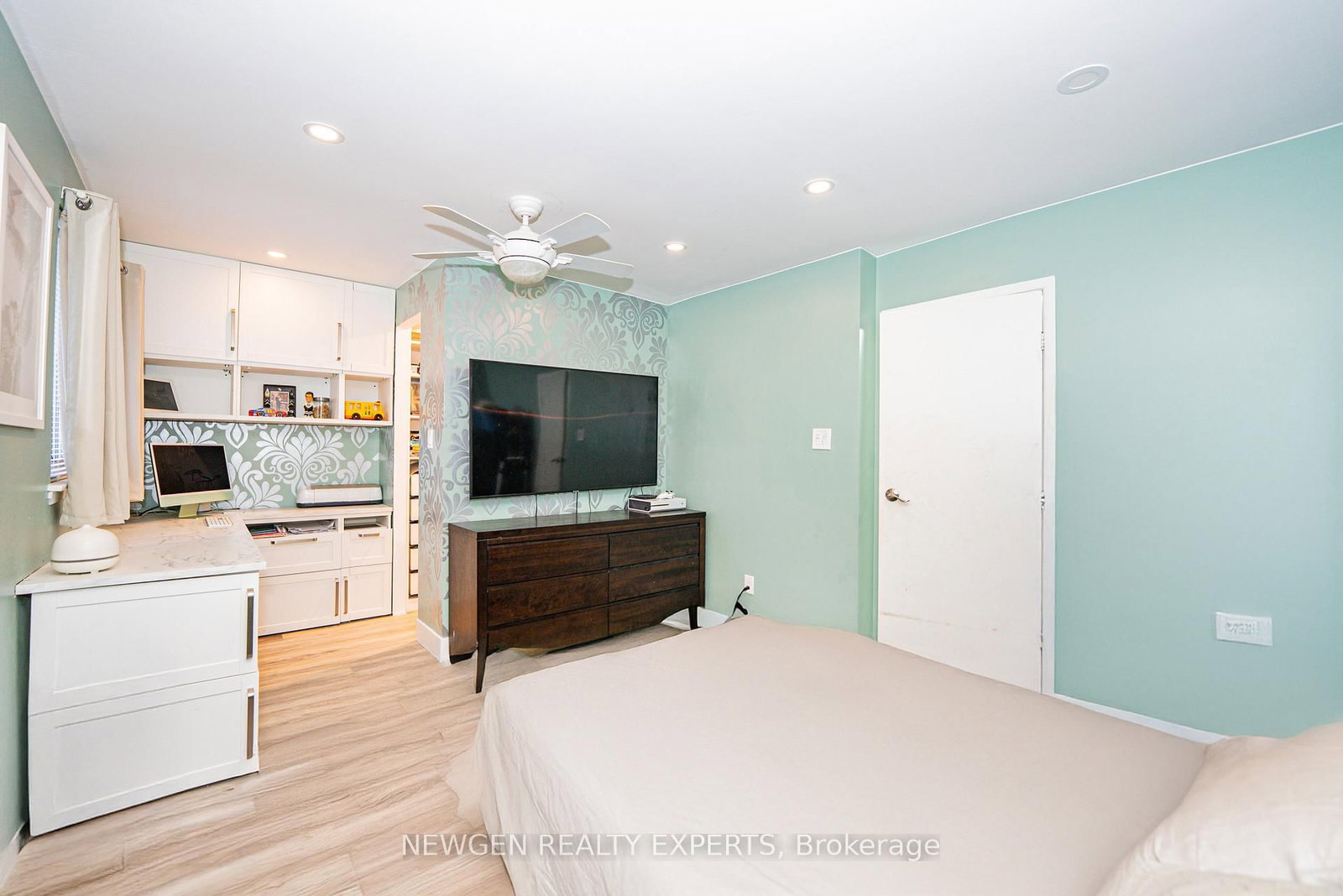 Townhouse sold at 87 Moregate Crescent, Brampton, Ontario, L6S 3K9 - Central Park - MLS: W12872678