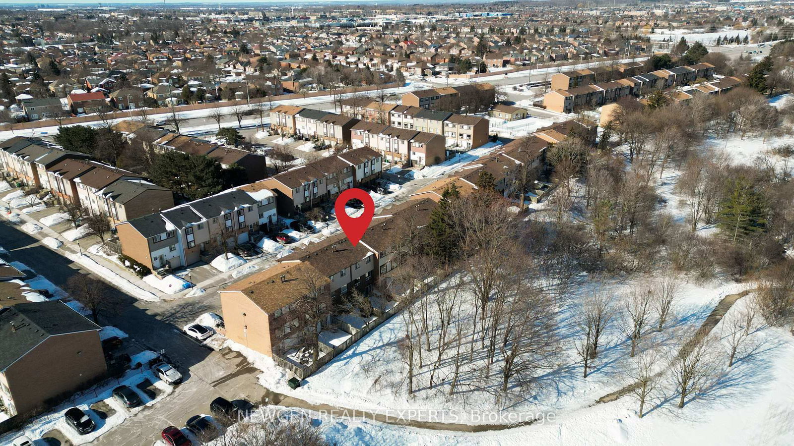 Townhouse sold at 87 Moregate Crescent, Brampton, Ontario, L6S 3K9 - Central Park - MLS: W12872678