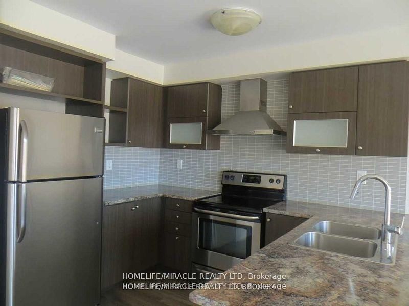 142 Golden Springs Drive • Brampton, ON photo 4