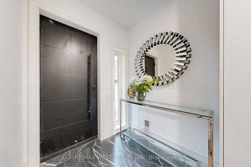 2 - 2639R Dundas St W, Toronto, M6P 1X9 | Image 2