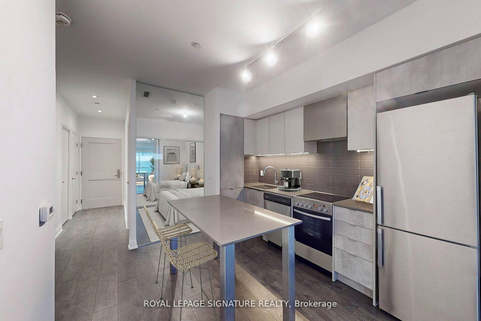 Condo for lease at 211-26 Gibbs Road, Toronto, Ontario, M9B 0E3 - Islington-City Centre West - MLS: W12873132