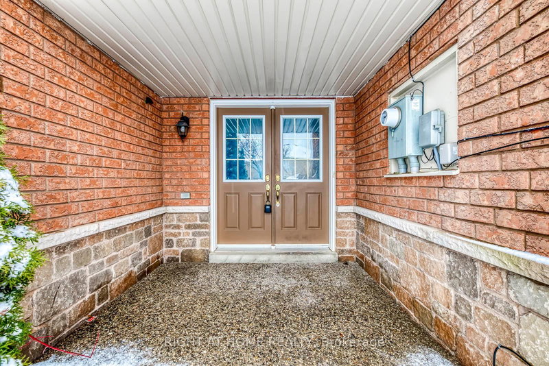 15 Eagle Trace Dr, Brampton, L6R 0M3 | Image 2