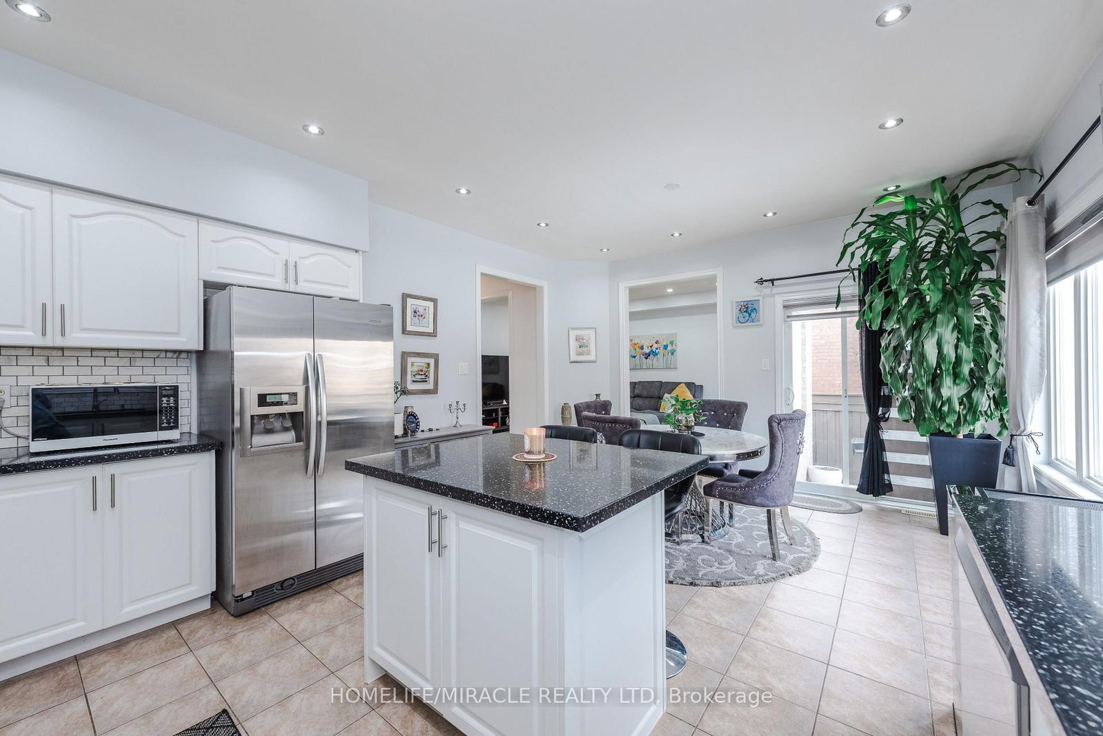 Detached House for sale at 28 Iverson Drive, Brampton, Ontario, L6X 0L6 - Credit Valley - MLS: W12873394