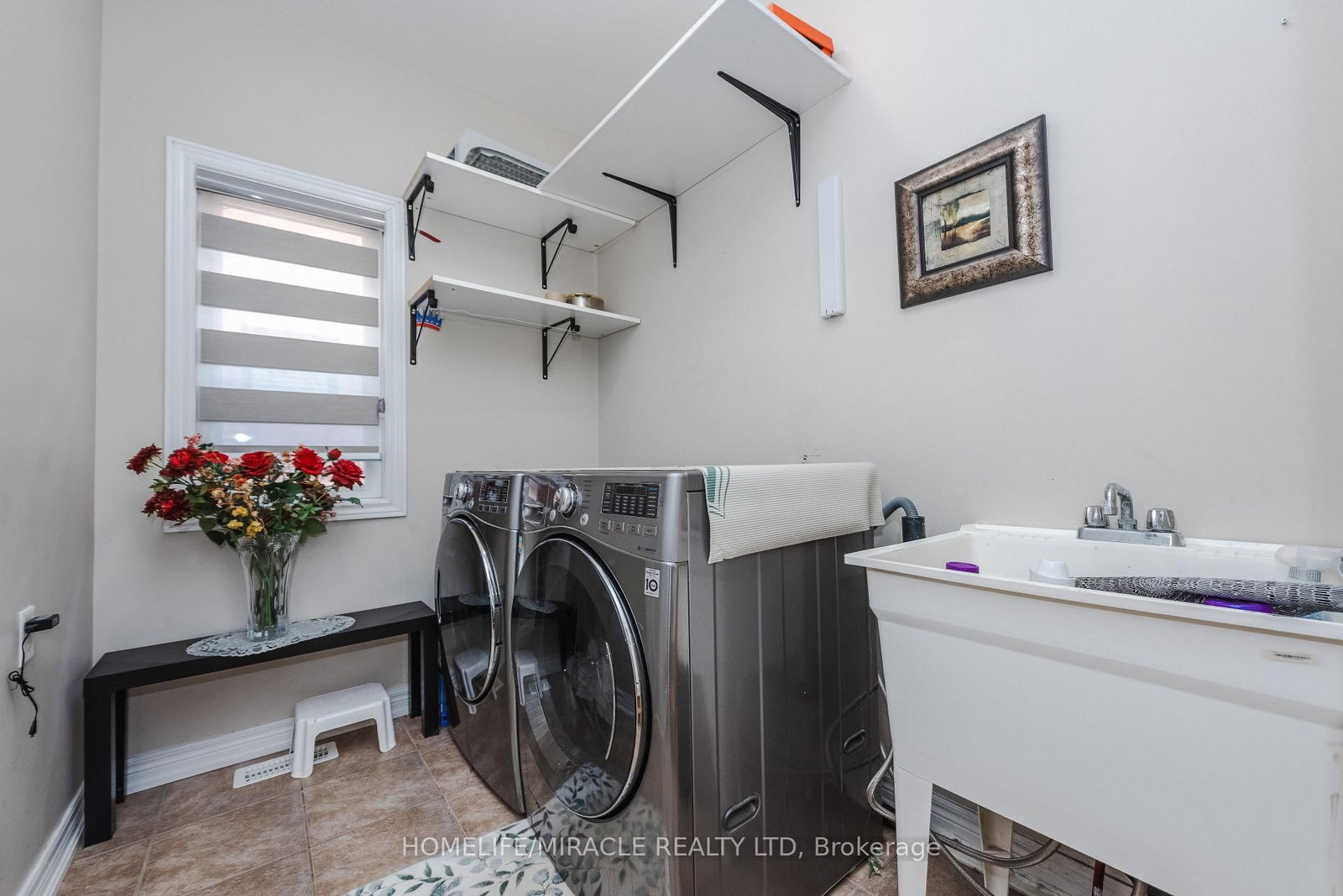 Detached House for sale at 28 Iverson Drive, Brampton, Ontario, L6X 0L6 - Credit Valley - MLS: W12873394