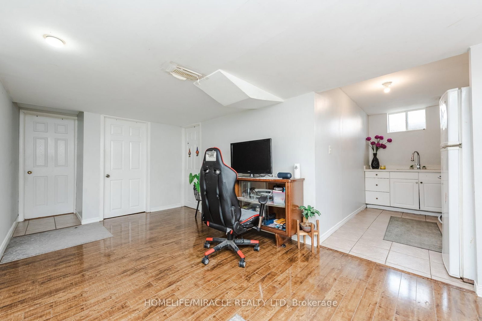 Detached House for sale at 28 Iverson Drive, Brampton, Ontario, L6X 0L6 - Credit Valley - MLS: W12873394