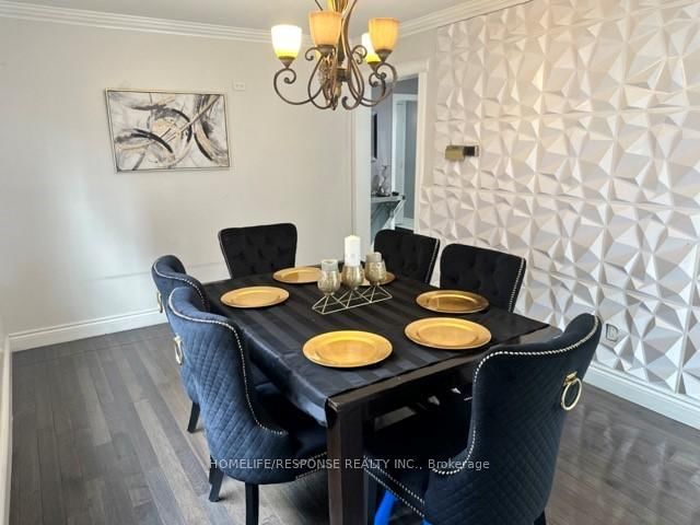 Detached House for sale at 16 Cochrane Avenue, Brampton, Ontario, L6Z 4J4 - Heart Lake East - MLS: W12873446