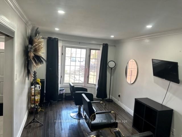 Detached House for sale at 16 Cochrane Avenue, Brampton, Ontario, L6Z 4J4 - Heart Lake East - MLS: W12873446