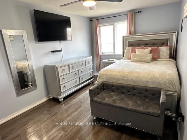 Detached House for sale at 16 Cochrane Avenue, Brampton, Ontario, L6Z 4J4 - Heart Lake East - MLS: W12873446