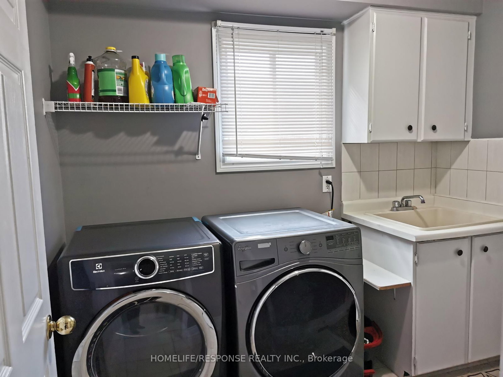 Detached House for sale at 16 Cochrane Avenue, Brampton, Ontario, L6Z 4J4 - Heart Lake East - MLS: W12873446