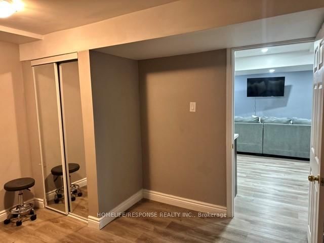 Detached House for sale at 16 Cochrane Avenue, Brampton, Ontario, L6Z 4J4 - Heart Lake East - MLS: W12873446