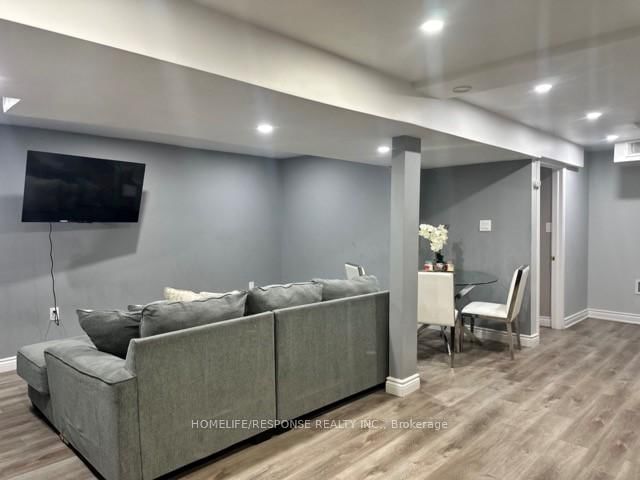 Detached House for sale at 16 Cochrane Avenue, Brampton, Ontario, L6Z 4J4 - Heart Lake East - MLS: W12873446