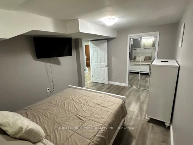 Detached House for sale at 16 Cochrane Avenue, Brampton, Ontario, L6Z 4J4 - Heart Lake East - MLS: W12873446