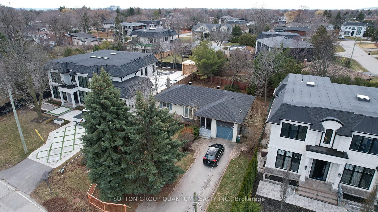 Detached House for sale at 398 Tennyson Drive, Oakville, Ontario, L6L 3Z1 - West - MLS: W12873528