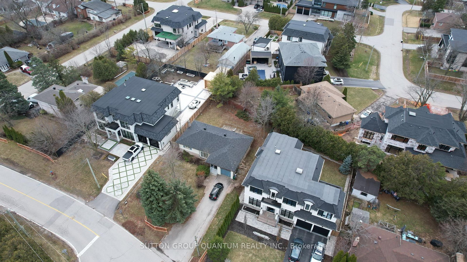 Detached House for sale at 398 Tennyson Drive, Oakville, Ontario, L6L 3Z1 - West - MLS: W12873528