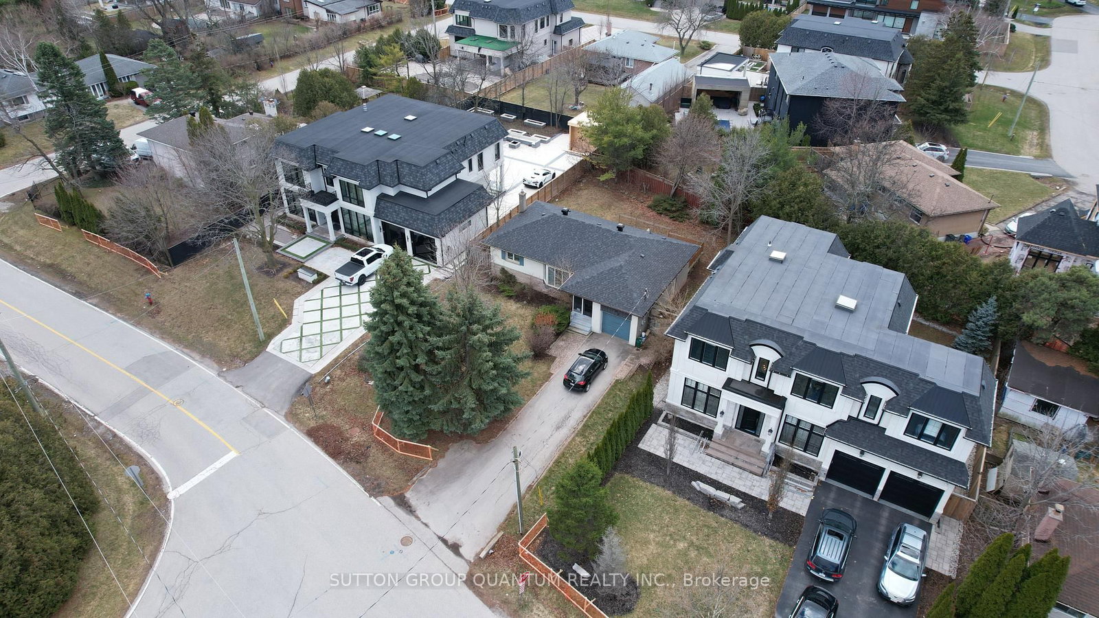 Detached House for sale at 398 Tennyson Drive, Oakville, Ontario, L6L 3Z1 - West - MLS: W12873528