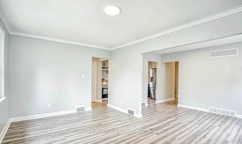 MAIN - 124 Mcmurchy Ave S, Brampton, L6Y 1Y9 | Image 3